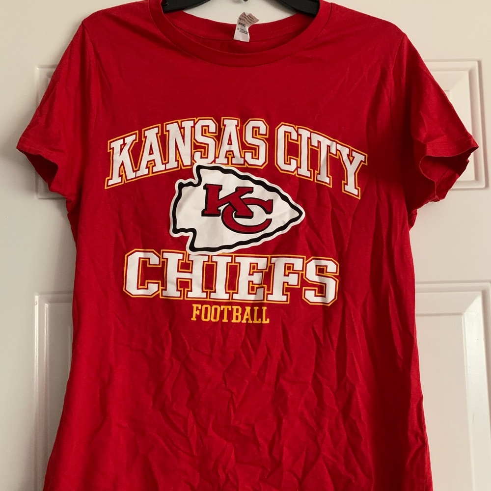 Chiefs T-Shirt.